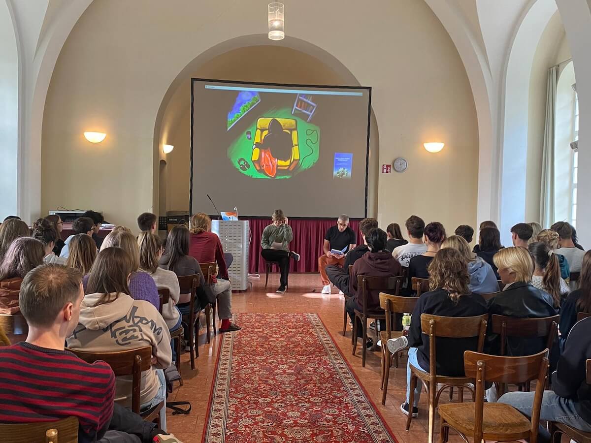 Dr. Thomas Reinbacher »Nach Grau kommt Himmelblau« Vortrag im Gymnasium Hollabrunn